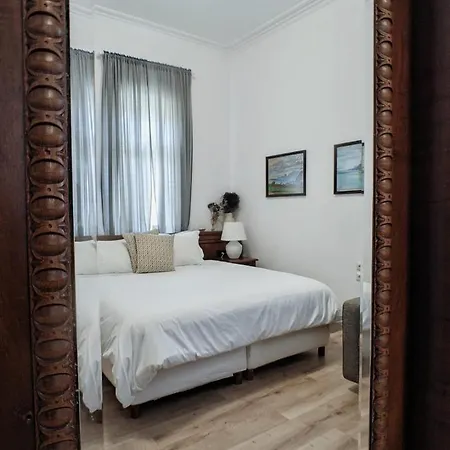 Seven Cafe&hotel Bed & Breakfast