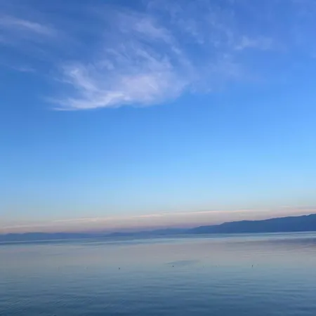 Seven Cafe And Panzió Pogradec