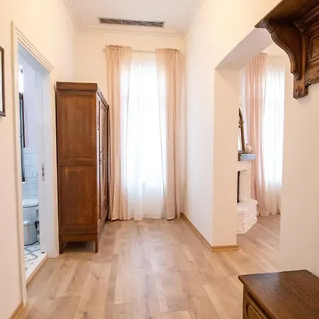 Seven Cafe&hotel Bed & Breakfast