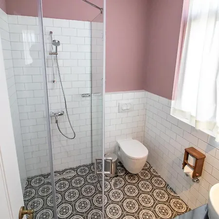 Bed & Breakfast Seven Cafe&hotel Pogradec