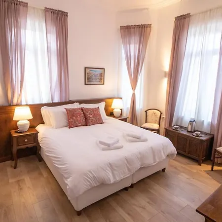 Seven Cafe&hotel Bed & Breakfast Pogradec