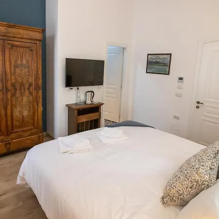 Bed & Breakfast Seven Cafe&hotel 4*