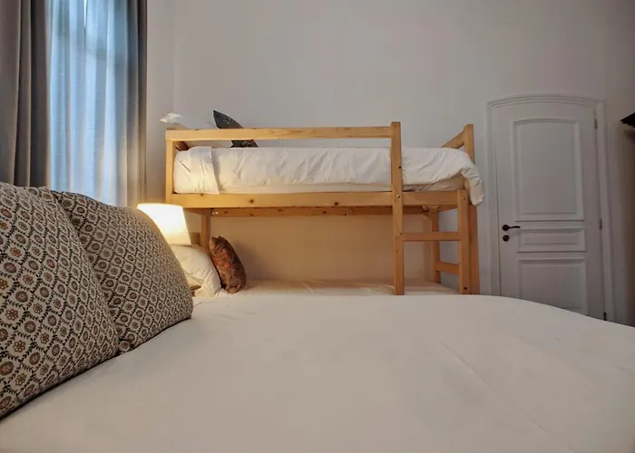 Seven Cafe And 住宿加早餐酒店 4*