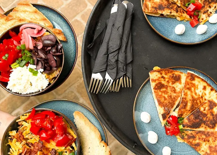 Seven Cafe And 波格拉德茨