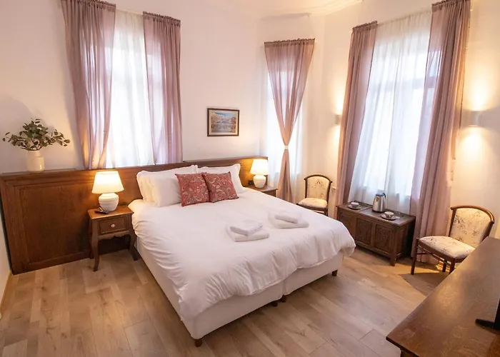 Seven Cafe And 住宿加早餐酒店 波格拉德茨