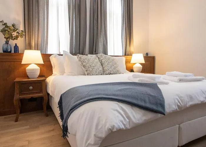 Seven Cafe And 波格拉德茨