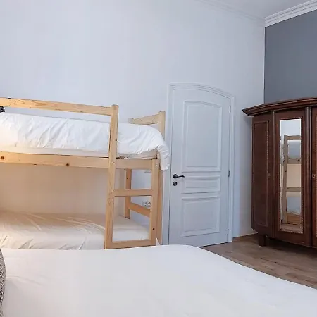 Seven Cafe And Πόγραδετς