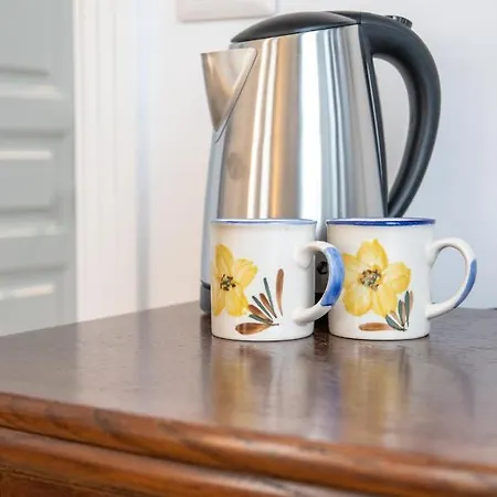 Bed & Breakfast Seven Cafe &