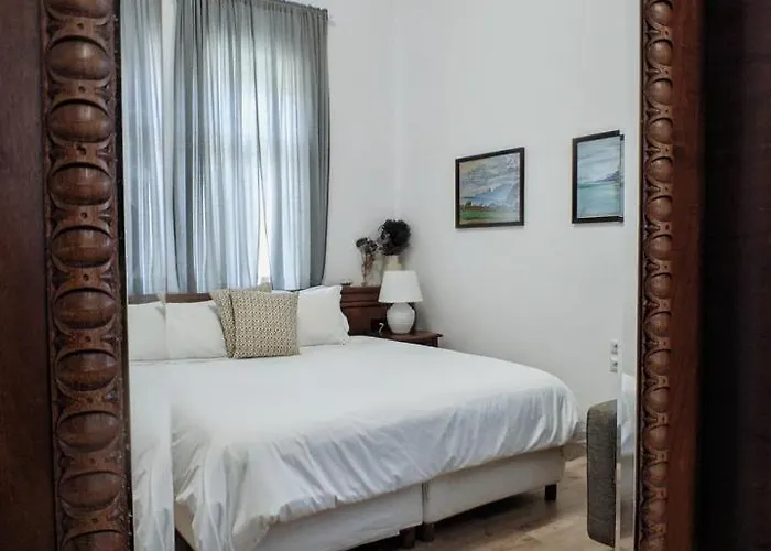 Seven Cafe And Bed & Breakfast